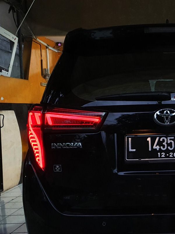 Innova Custom Headlamp dan Stoplamp - Yoong Motor Group Indonesia